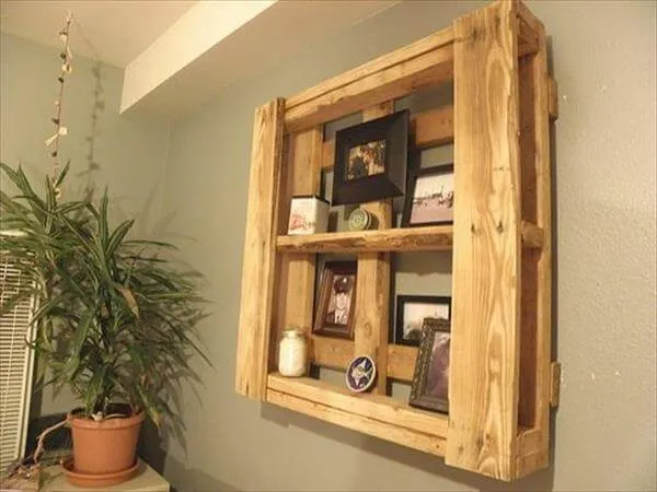 Pallet DIY Shelves